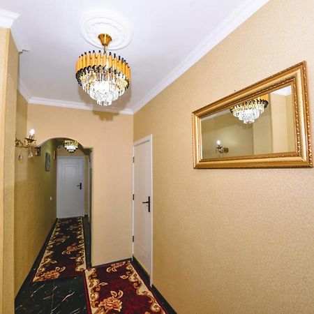 Hotel Vladi Kutaisi Exterior foto