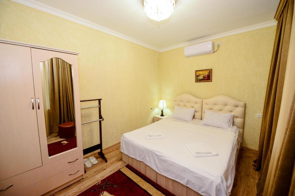 Hotel Vladi Kutaisi Exterior foto