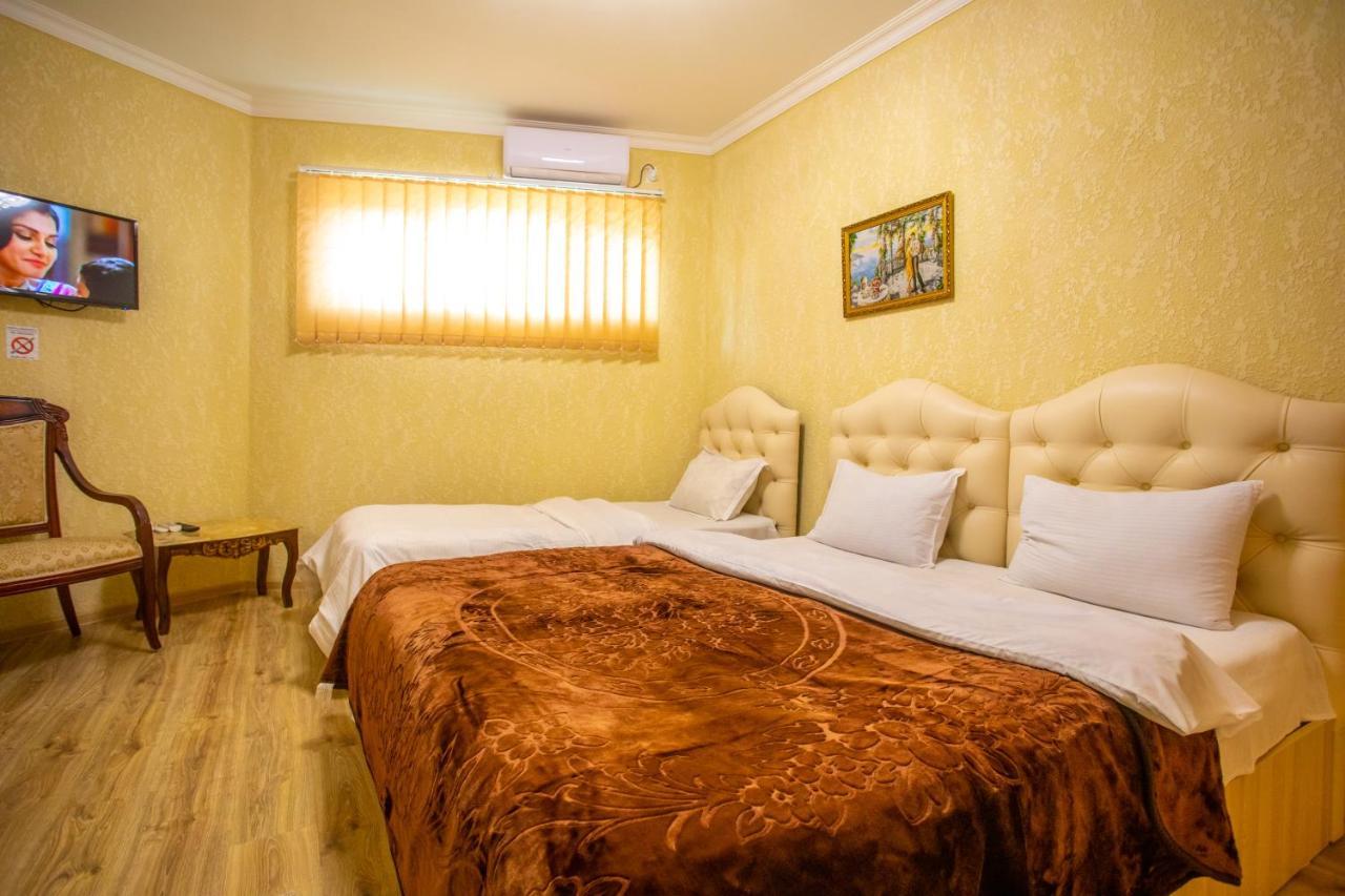 Hotel Vladi Kutaisi Exterior foto