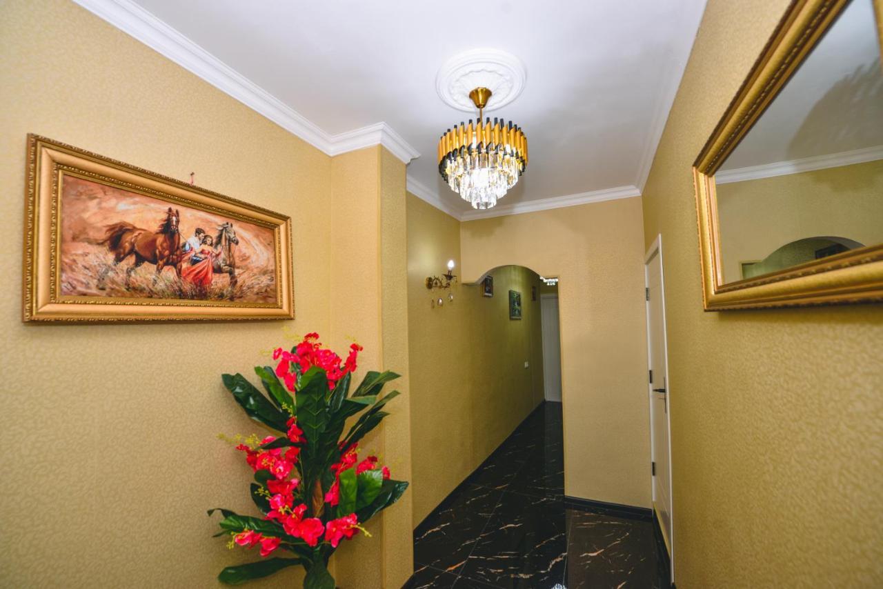 Hotel Vladi Kutaisi Exterior foto